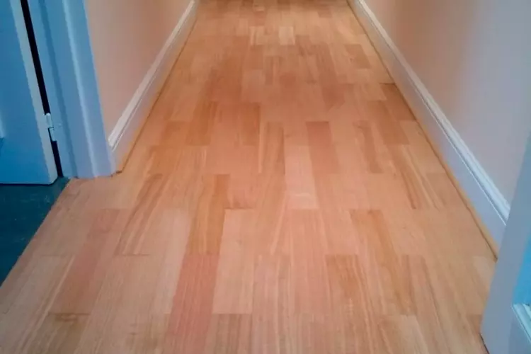 Piso entablonado eucalipto claro